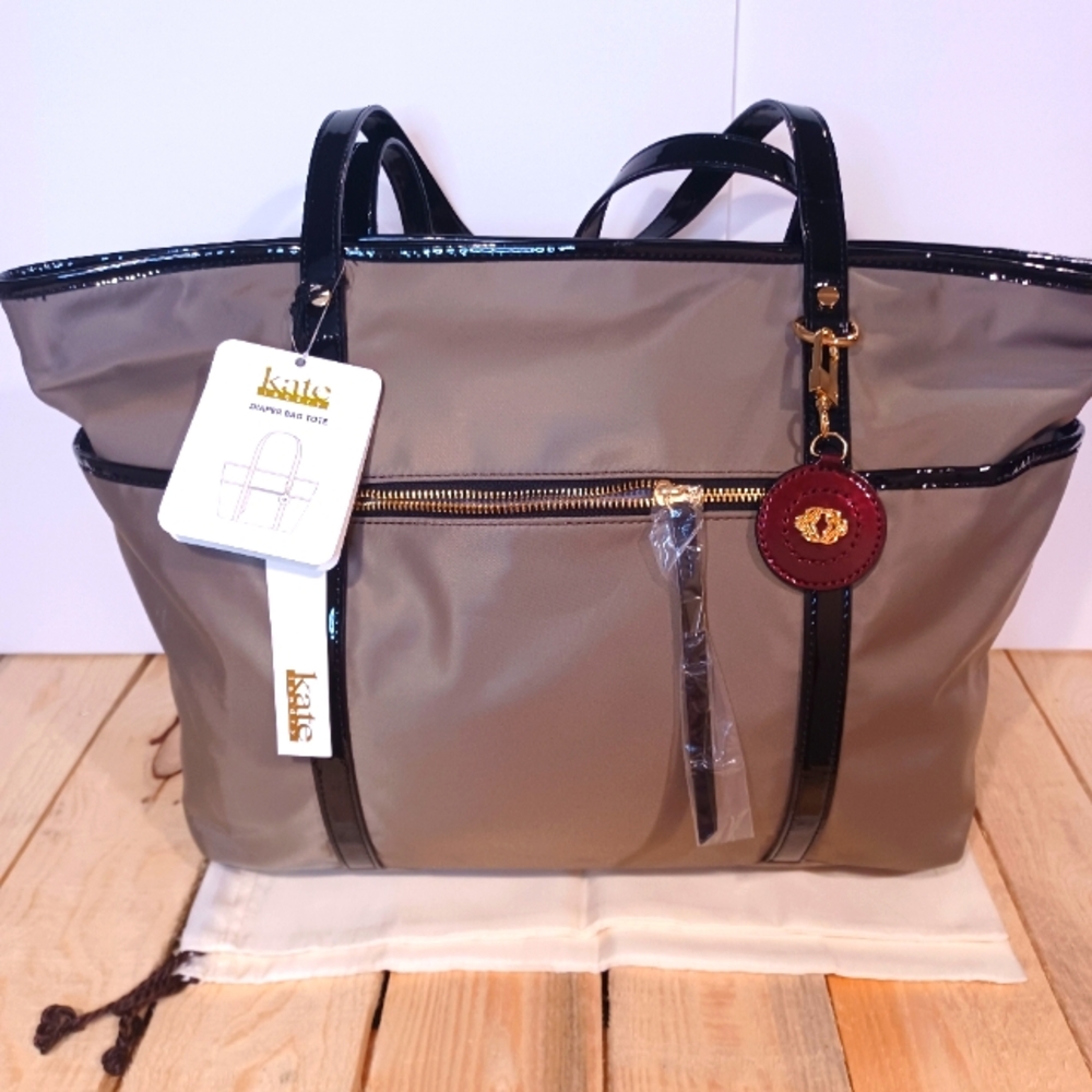 Kate Landry diaper bag tote & removable changing pad - Picture 6 of 15